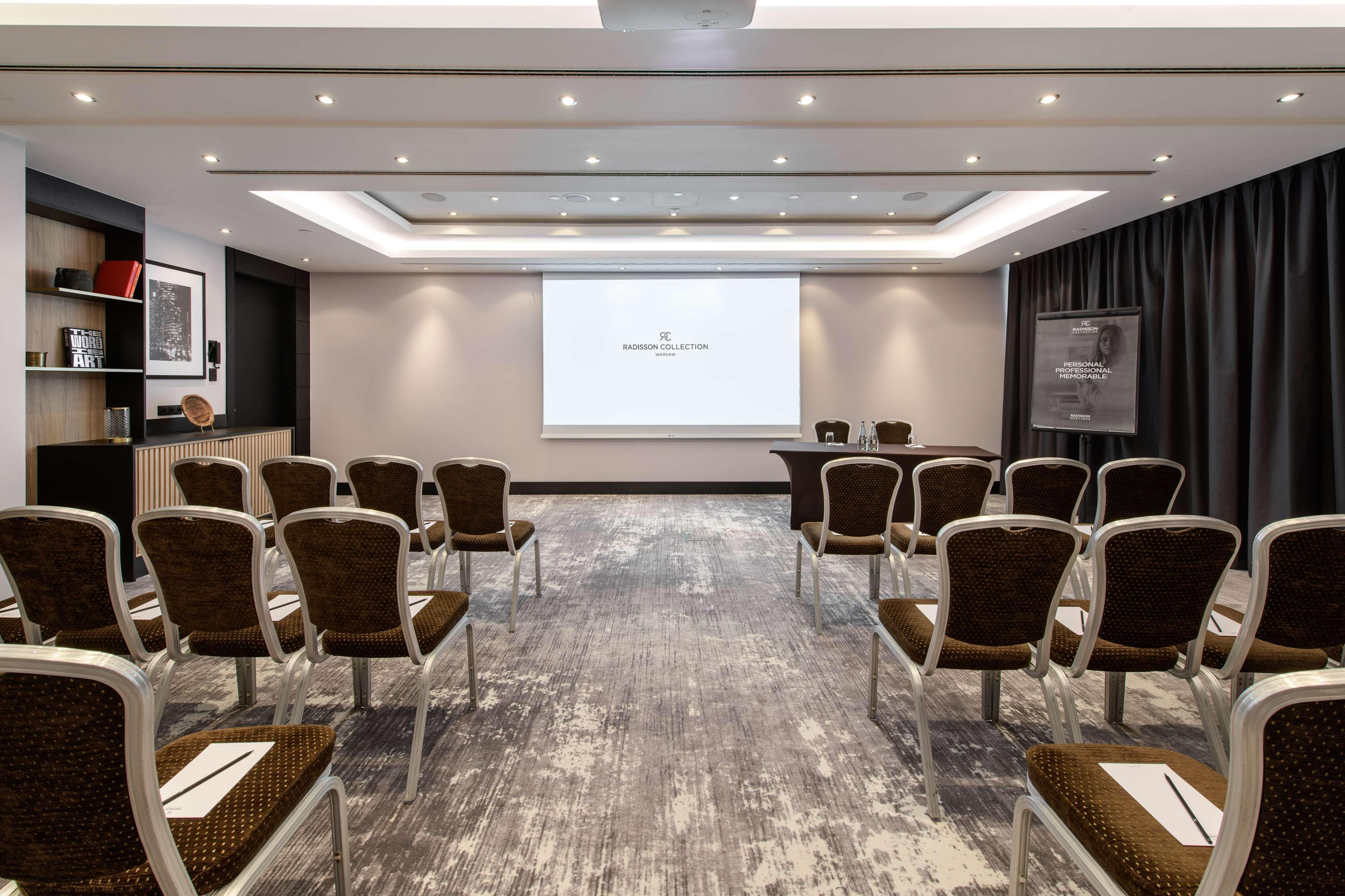 Radisson Collection Hotel, Hotel Varsovia