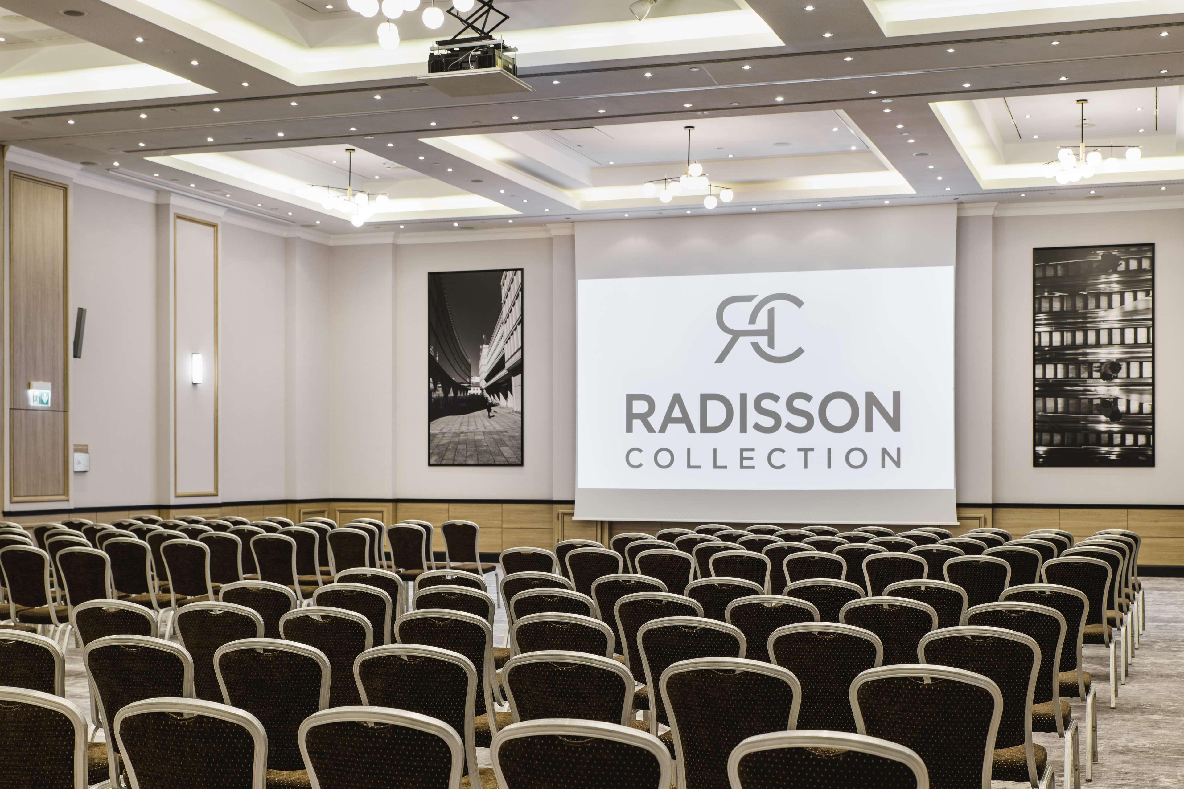 Radisson Collection Hotel, 5* Varsovia