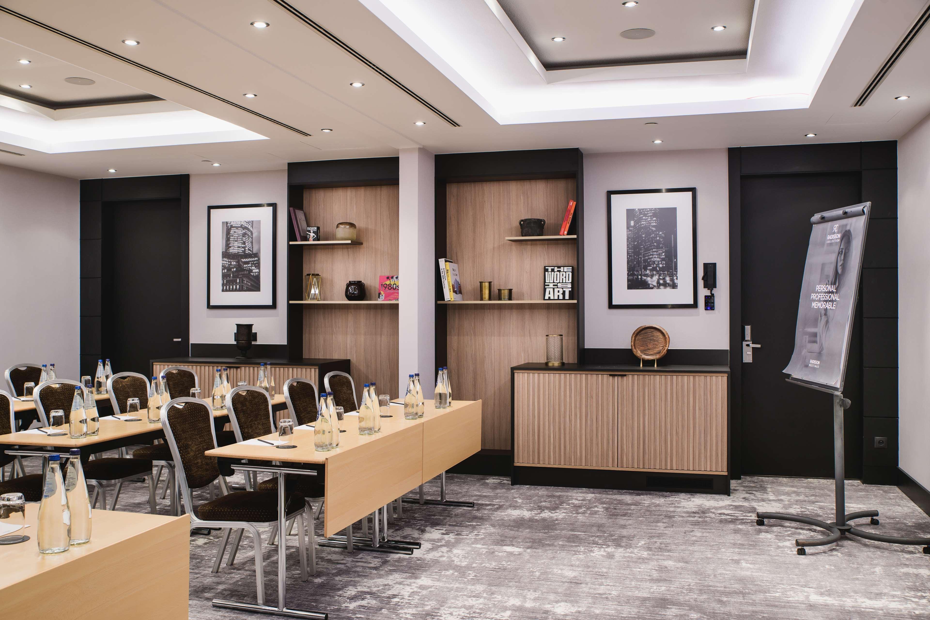 Radisson Collection Hotel, Hotell